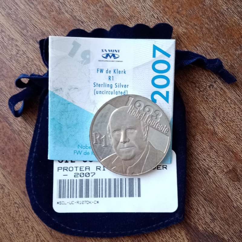 Scarcer 2007 de Klerk uncirculated silver R1 in bag with certificate (mintage: 882)