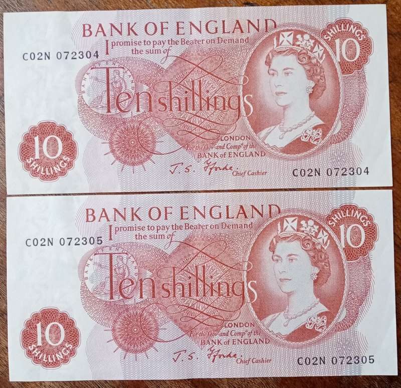 1967 England 10 Shillings note in high grade
