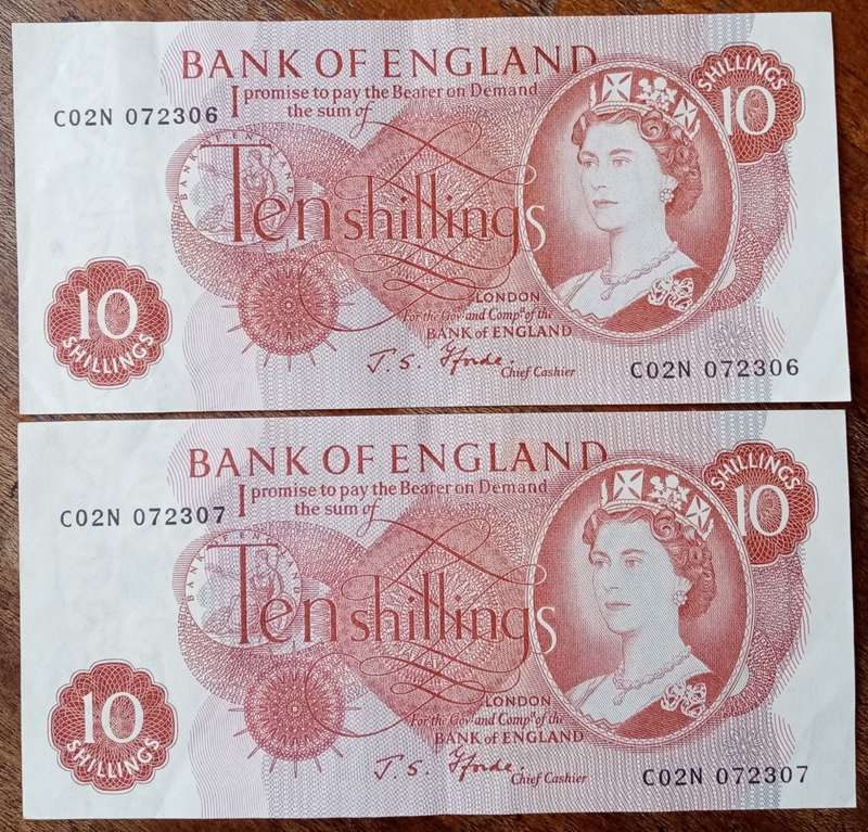 1967 England 10 Shillings note in high grade