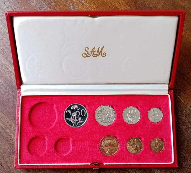 Partial 1974 proof set in red box (50c-1/2c)