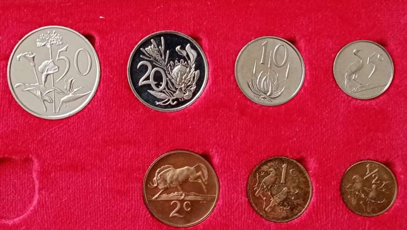 Partial 1974 proof set in red box (50c-1/2c)