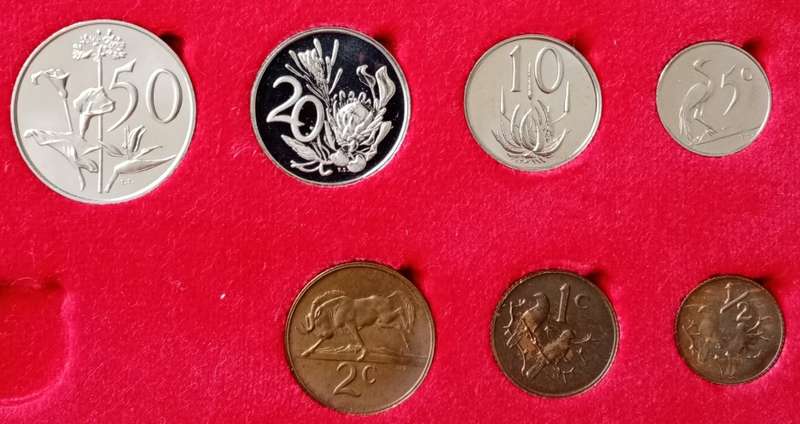 Partial 1975 proof set in red box (50c-1/2c)