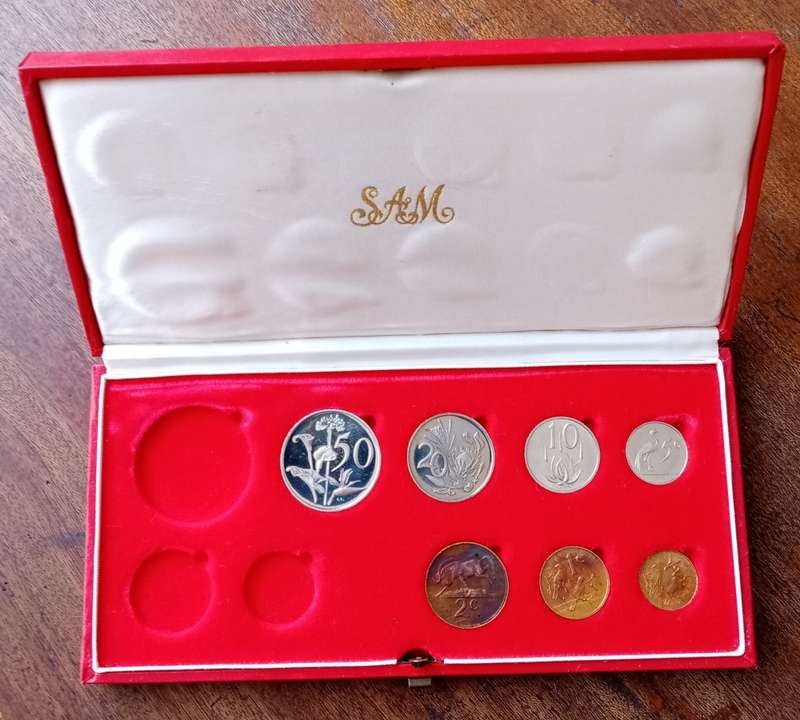 Partial 1981 proof set in red box (50c-1/2c)