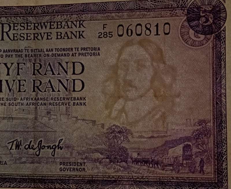 Set of x2 T.W de Jongh R5 notes with both Eng/Afr and Afr/Eng language variations