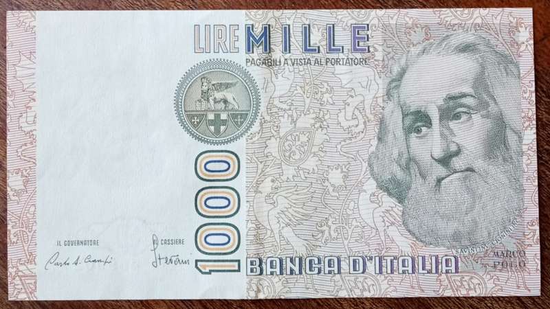 Nice 1982 Italy 1000 Lire in XF+