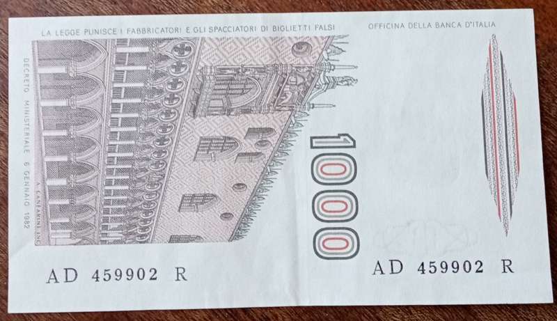 Nice 1982 Italy 1000 Lire in XF+