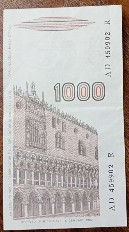 Nice 1982 Italy 1000 Lire in XF+