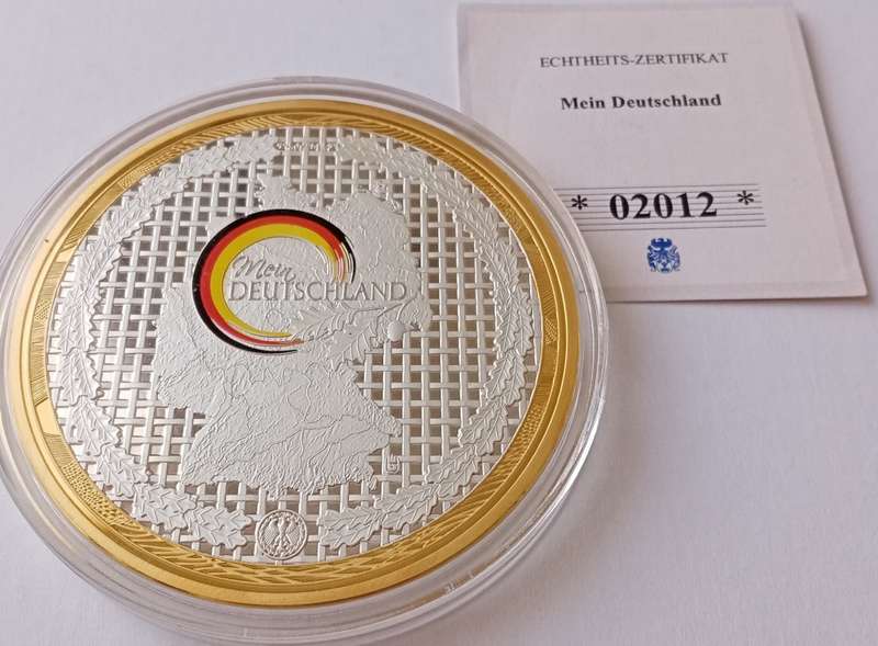 Large 70mm encapsulated German silver/gold plated proof medal incl.certificate (Bavaria)