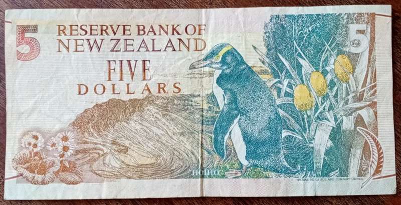 1992 New Zealand 5 dollars note