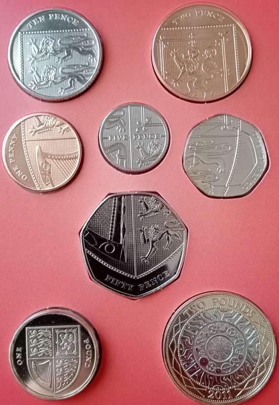 2011 Great Britain uncirculated commemorative 13 coin set in Royal Mint presentation pack
