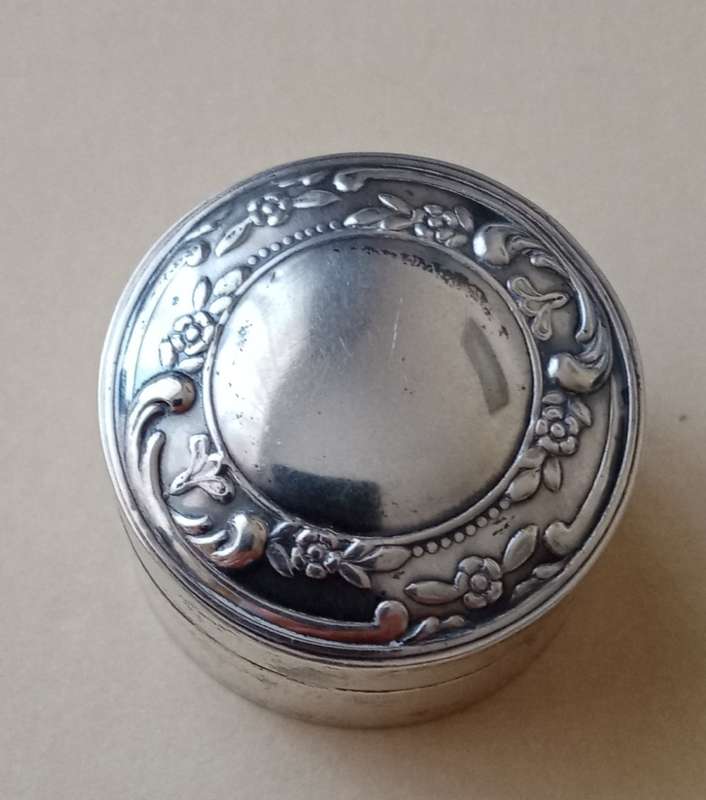 Vintage Art Nouveau silver pill box
