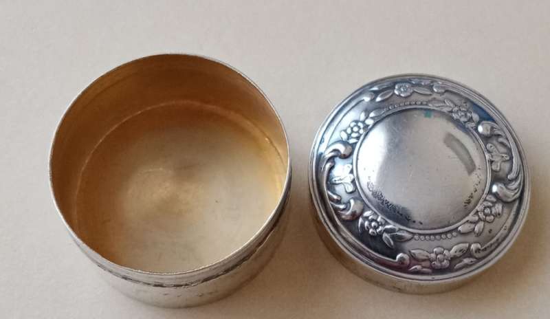 Vintage Art Nouveau silver pill box
