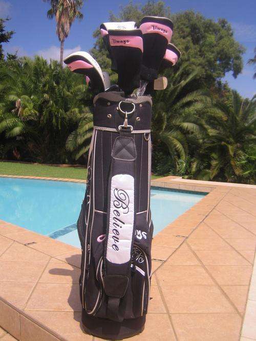 Ladies golf clubs and bag (right handed)