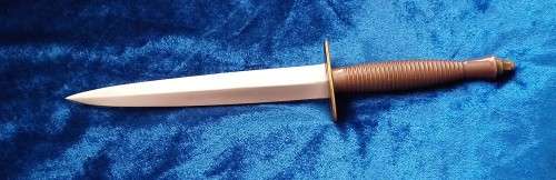 ORIGINAL FAIRBAIRN SYKES COMMANDO KNIFE BY J HOWILL & SONS