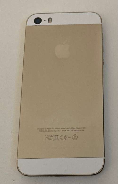 iPhone 5S 32 GB Gold + original charger, headphones and box