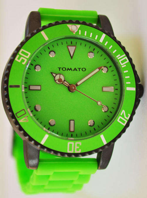 *Brand New* Tomato Ladies Black and Green Rubber Watch with luminous markers T534123 *Trendsetting*
