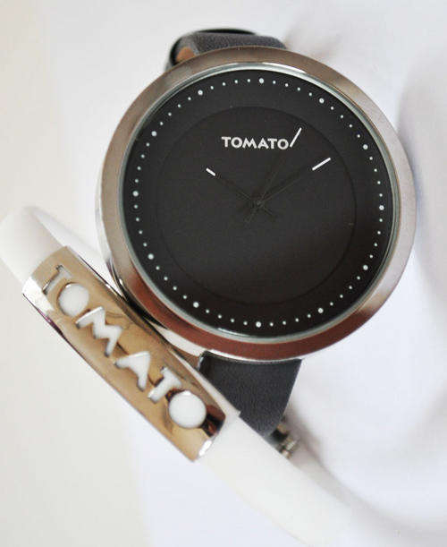 BRAND NEW TOMATO Ladies Large Black Dial T533122 With Bracelet *STUNNING and TRENDY*
