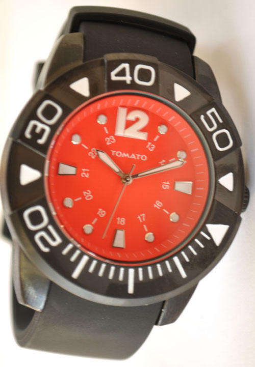 *Brand New* Tomato Men's Red Dial and Black Rubber Strap T134122 *Masculine and Fashionable*