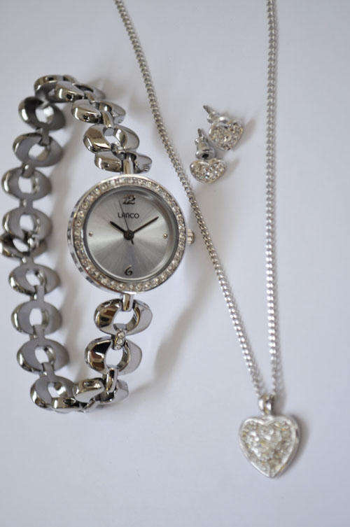 BRAND NEW LANCO Ladies Silver Crystal Bracelet Watch, Heart Necklace and Earring Set *STUNNING*