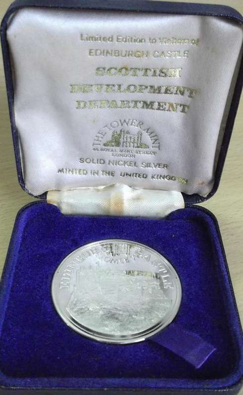 Edinburgh Castle medallion 1980's solid nickel silver in box