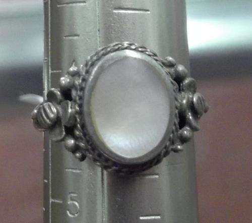 Silver ring with shell inlay