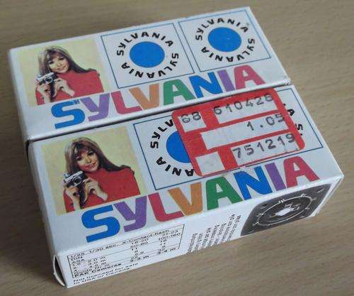 2 Boxes of vintage Sylvania flash cubes - 6 cubes x4 = 24 flashes (2 flashes used)