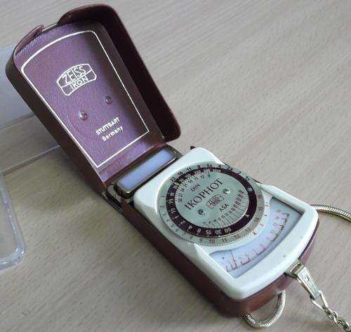 Zeiss Ikon vintage Ikophot light meter, Working, with instuction manual & plastic box