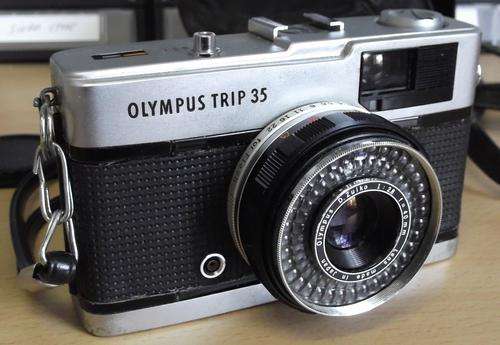 Classic 1960's Olympus Trip 35 in original bag - some say the best camera ever made
