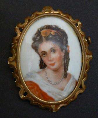 Beautiful Limoges brooch 40x50mm