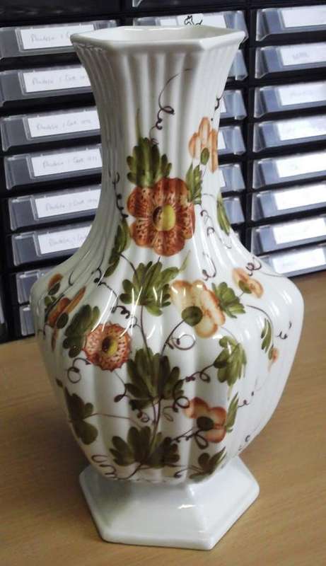 Italian porcelain vase - as per photos