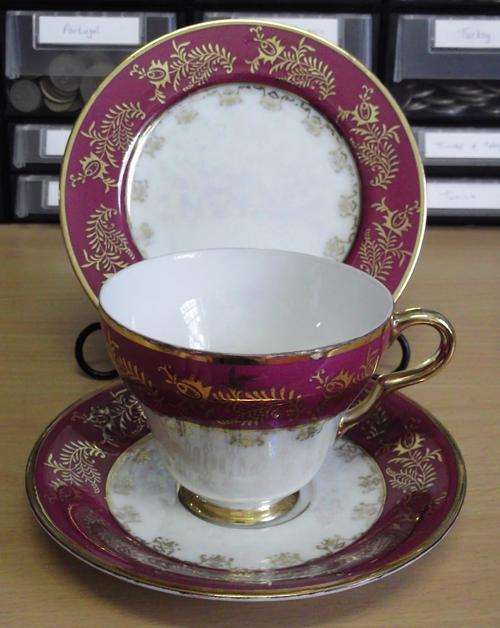 Tea trio in maroon - by Paramount, made in China - 2 available