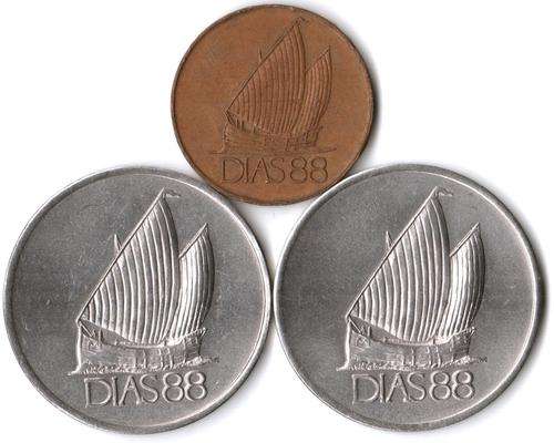 Dias 1988 - Quincentenary medals(x2) & Vaneiro medallion - as per scans