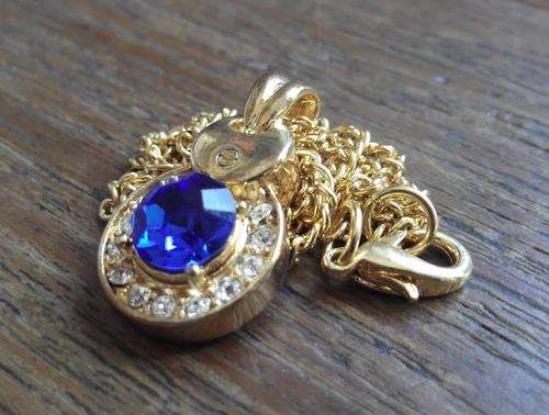 Costume jewellery necklace with blue stone