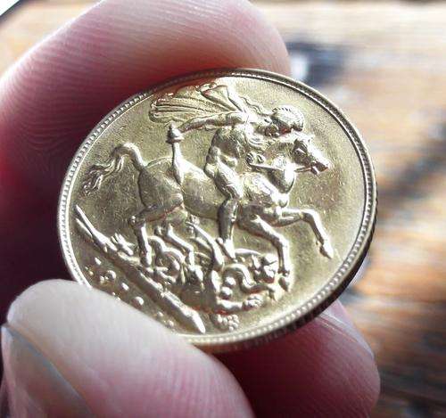 British Full Sovereign 1910 - 22ct gold