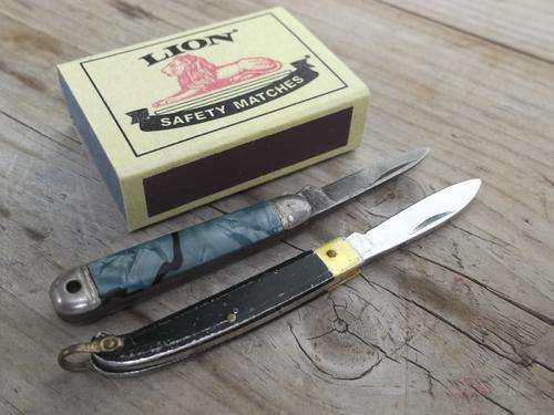 Two vintage mini knives - Richards of Sheffield & unnamed