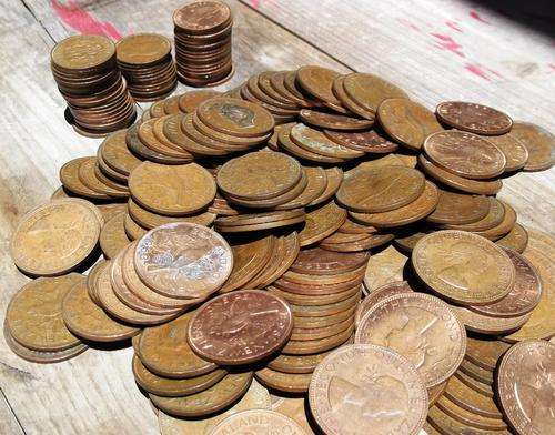 New Zealand - Lot of 216 Pennies & Half Pennies, some in aUNC condition - bid per coin