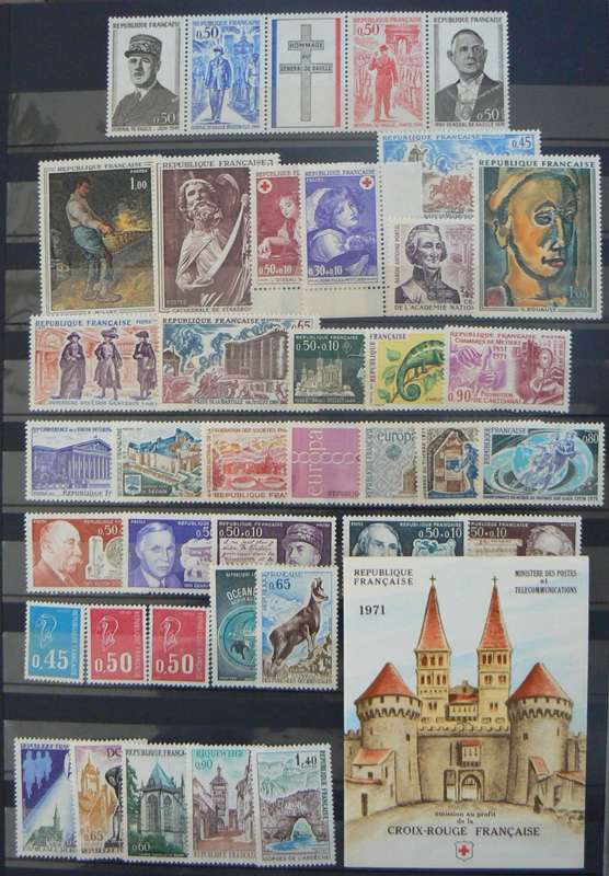 France 1971 lot of 34 MNH stamps + booklet - CV$40+