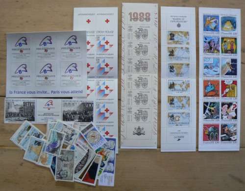 1988 France lot of 41 MNH stamps + 2 PhilexFrance 89 items + 4 booklets - CV$110