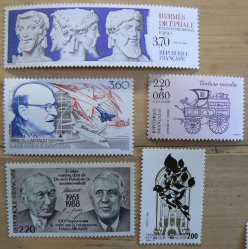 1988 France lot of 41 MNH stamps + 2 PhilexFrance 89 items + 4 booklets - CV$110