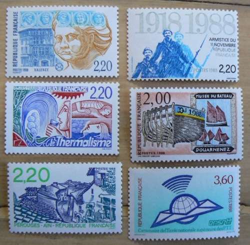1988 France lot of 41 MNH stamps + 2 PhilexFrance 89 items + 4 booklets - CV$110
