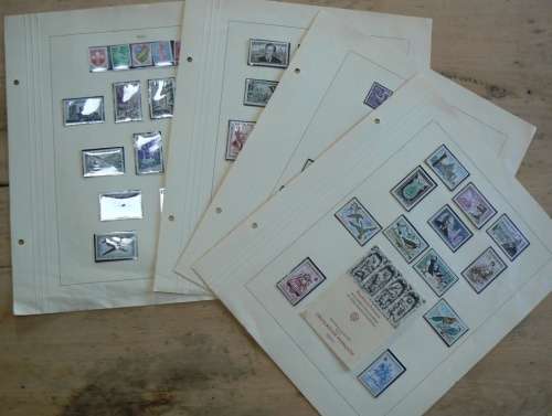 1960 France lot of 60 MNH stamps + booklet on 4 pages - CV$160