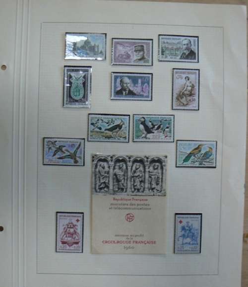 1960 France lot of 60 MNH stamps + booklet on 4 pages - CV$160