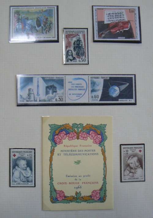 1965 France lot of 32 MNH stamps + strip + booklet on 3 pages - CV$35