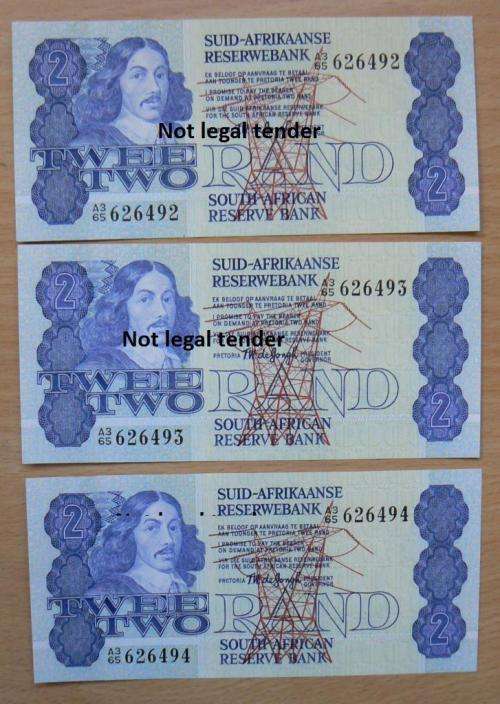Lot of 3 De Jongh 4th Issue R2 notes - UNC in sequence - A3/65