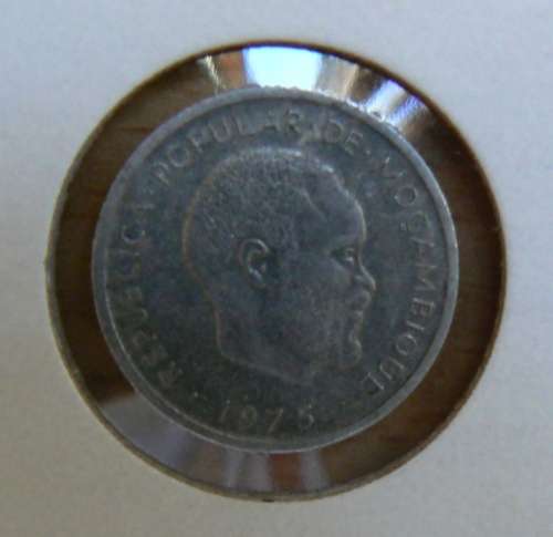 1975 Mozambique 1 Centimo, aluminium *rare*