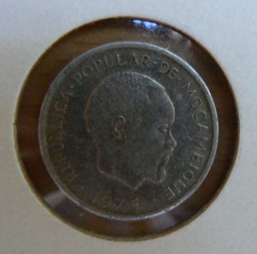 1975 Mozambique 1 Centimo, aluminium *rare*