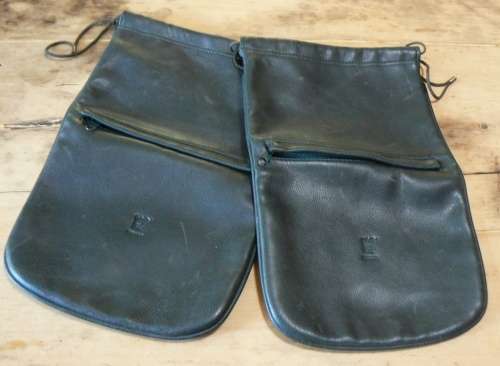 Singapore Airlines` pair of vintage green luxury Braun Büffel Germany soft leather shoe bags
