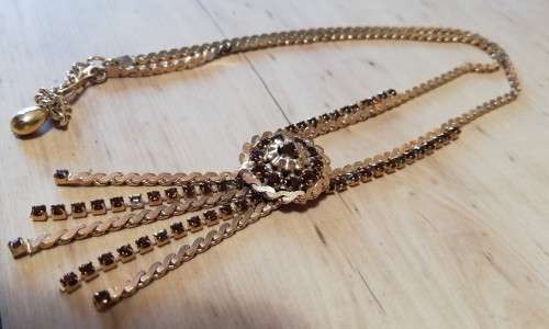 Lovely vintage costume jewellery necklace with brown stones