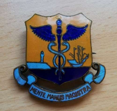 Vintage Cape Technical College badge - Mente Manus Magistra