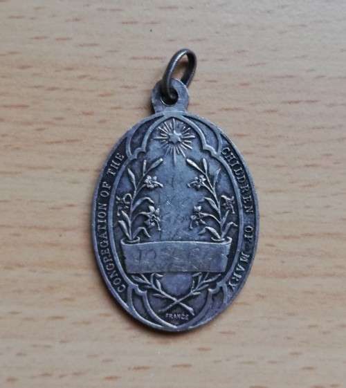 Catholic 'Monstra te esse matrem' pendant